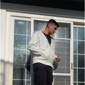 Meet your Posher, Bozo